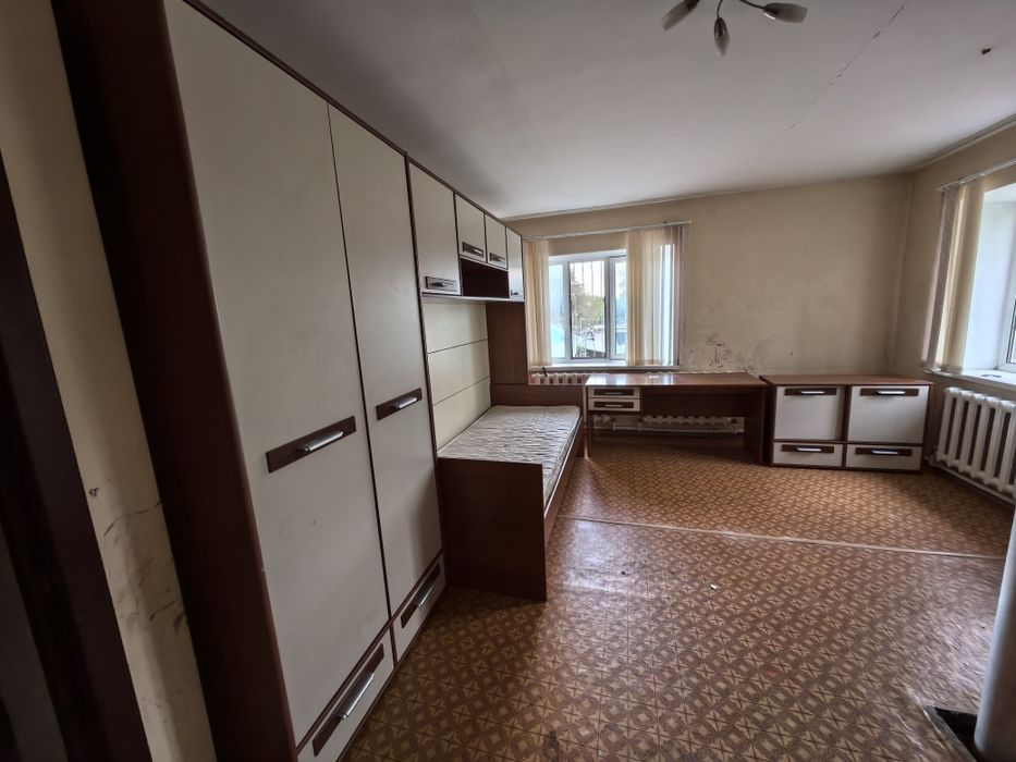 Комнатная детская мебель