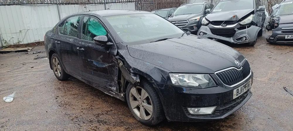 Dezmembrari / Dezmembrez Skoda Octavia 3 (5E3)  2.0 TDI CRMB cutie viteze manuala cod culoare LF9R