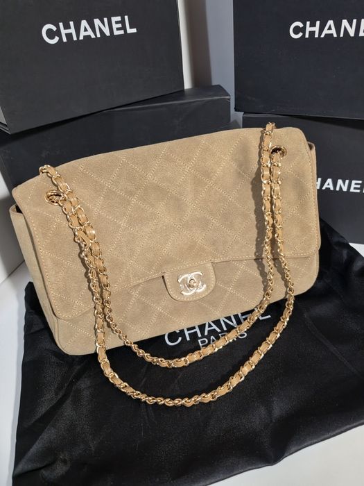 Налична чанта Chanel Maxi Flap