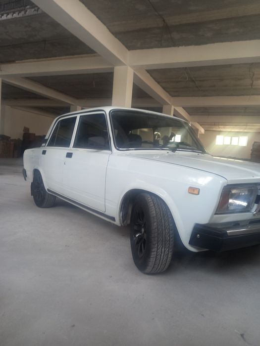 Vaz 2107 sotiladi