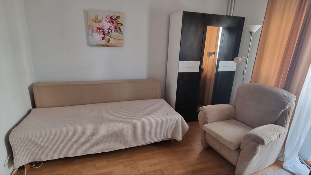 Mobilă living (2 dulapuri, comoda TV), canapea extensibilă și noptieră