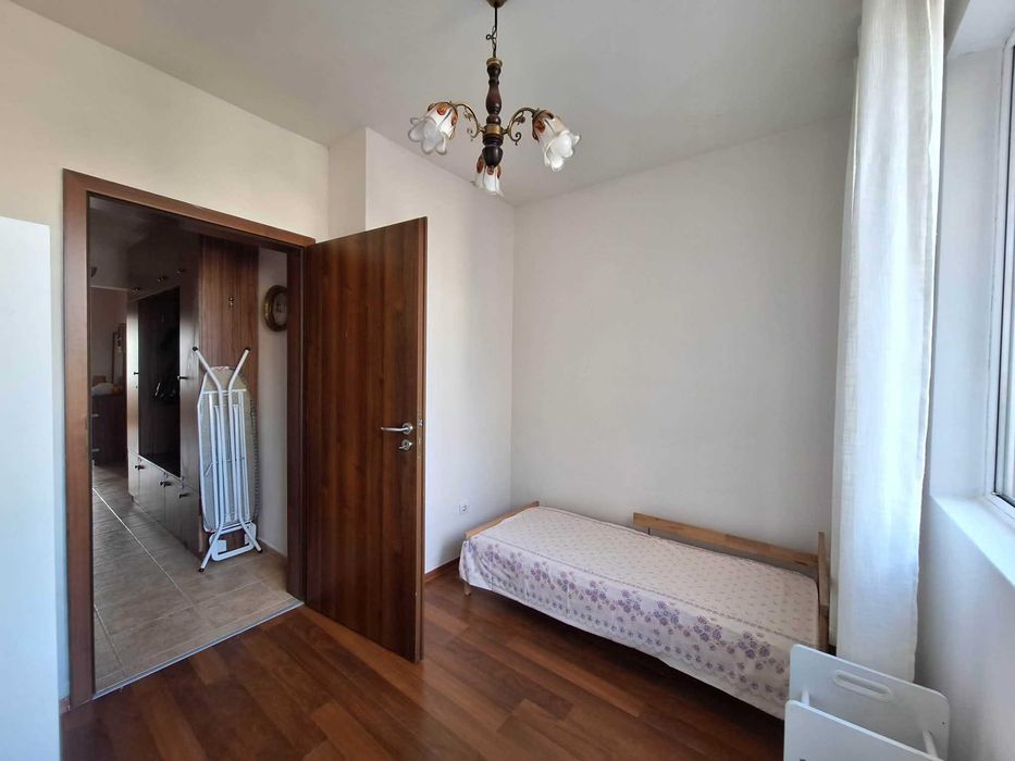 Отдавам под наем тристаен апартамент Колхозен пазар гр. Варна