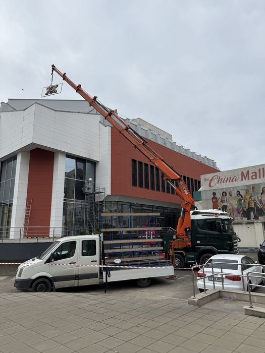 Transport Camion Cu Macara