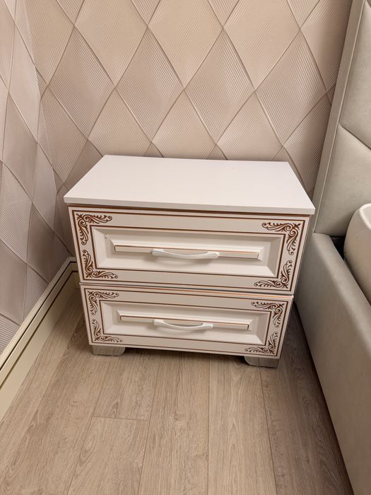 Шкаф встроенный с тумбой