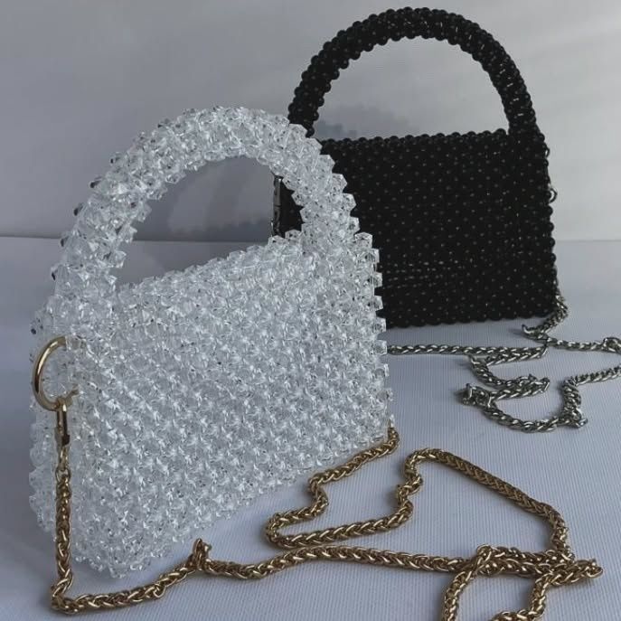 Toshlardan sumkalarimiz bor