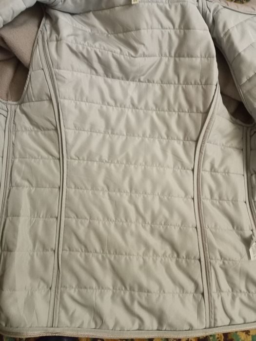 Курточка лёгкая тоненькая