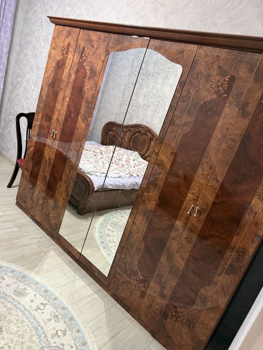 Продается спальный гарнитур