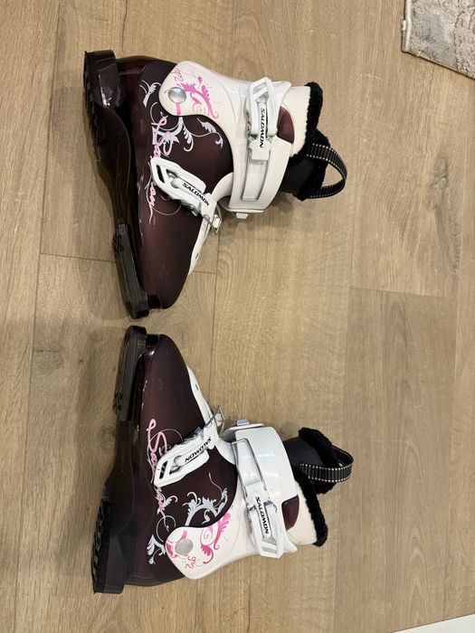 Vand Clapari Salomon  copii 21/259 si costum ski  Coccodrillo 7Y/122