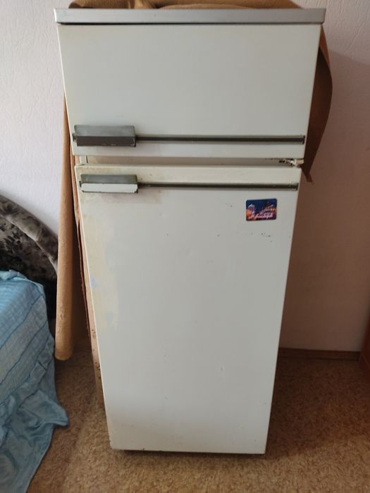 Продам холодильник