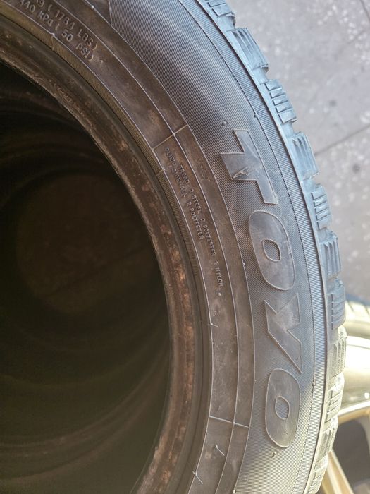 Продам Резину  toyo