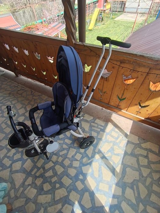 Tricicleta pentru copii cu cosulet si copertina anti UV