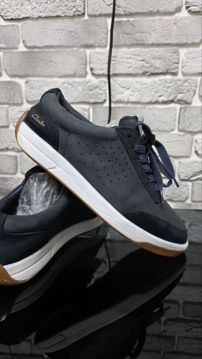 Оригинальные кроссы Clarks