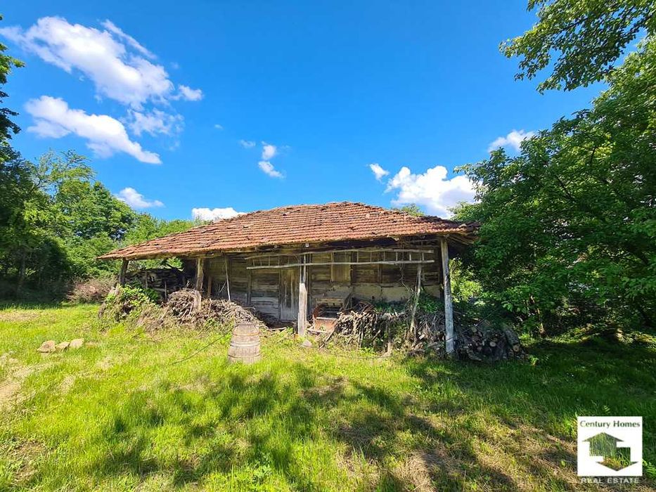 125190 Два парцела с къща, стопански постройки и кладенец в с. Гърдевци, Еленския балкан, до язовир Йовковци