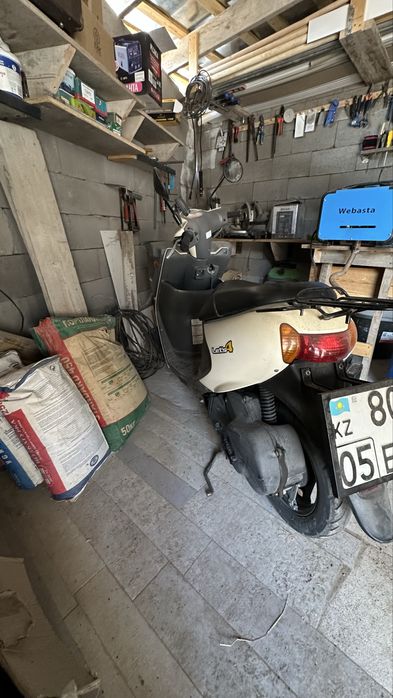 Продам мопед Сузуки летс 4