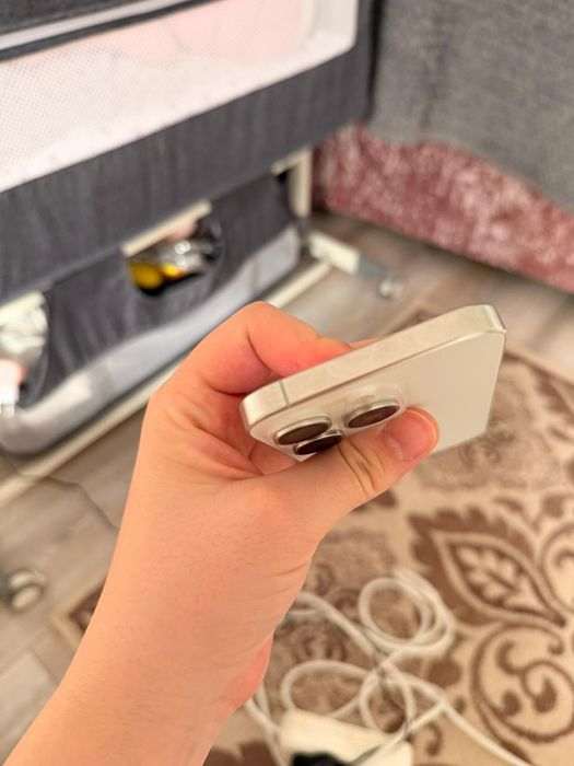 IPhone 15 pro белый