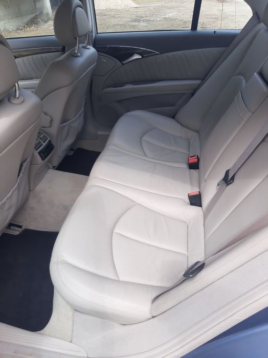 Продавам мерцедес Е класа