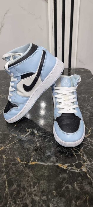 Nike Air Jordan 1 Mid GS Ice Blue