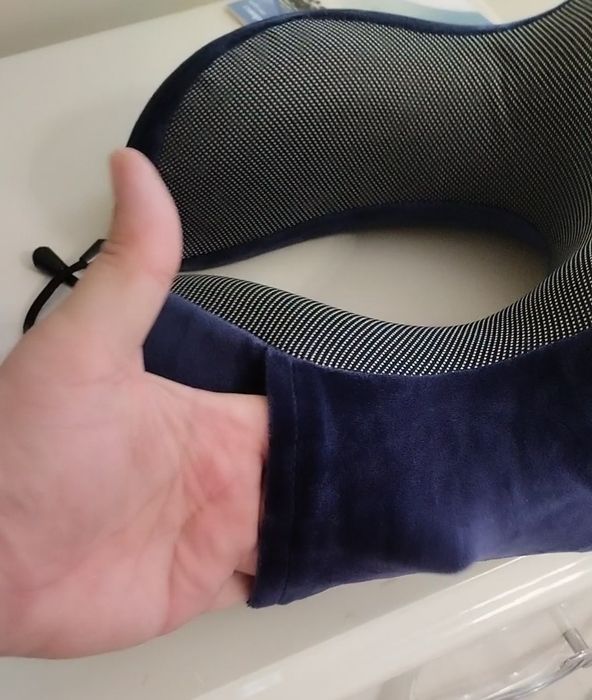 Подушка для шеи дорожная