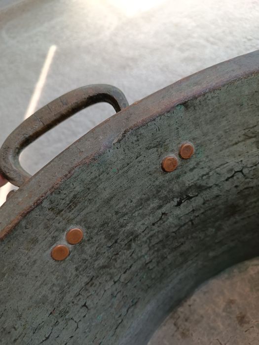 Медный таз огромный