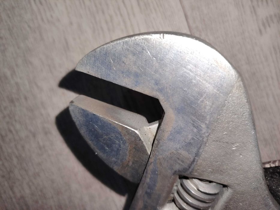 Разводной ключ 46 ключ разводной новый такой нержавеет