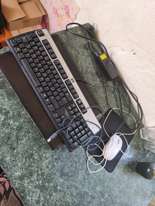Vând Laptop ASUS