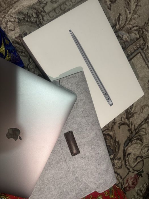 Продам macbook apple