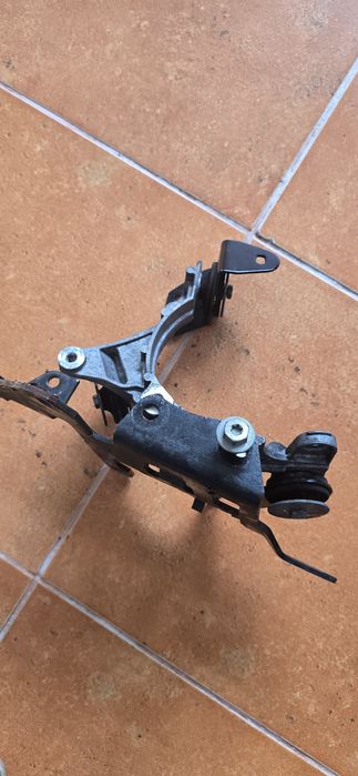 Suport pompa servo dacia duster