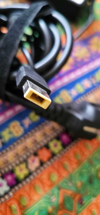 incarcator laptop lenovo  ADLX90NCC3A 20V 4.5A 90W mufa  galbena