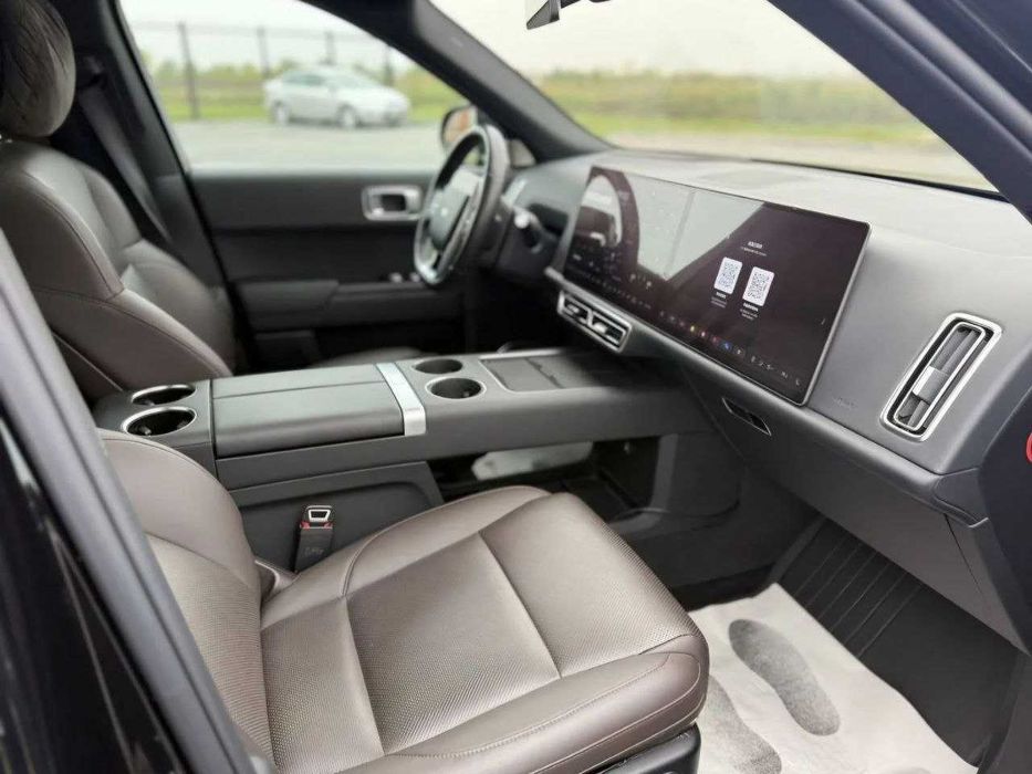 O'zbekiston bo'ylab premium transprt xizmatlari tun-u kun Lixiang L9