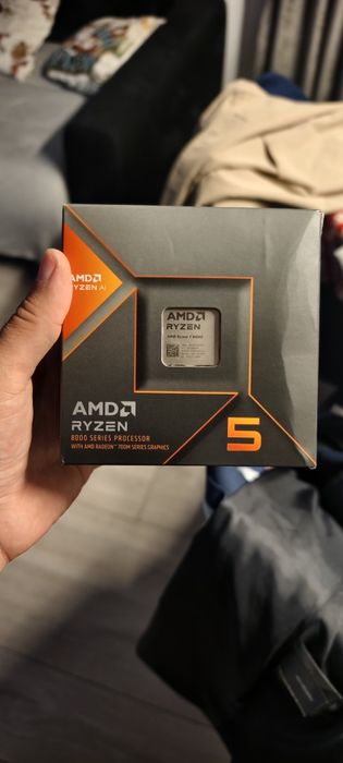 AMD Ryzen 5 8600G  sigilat