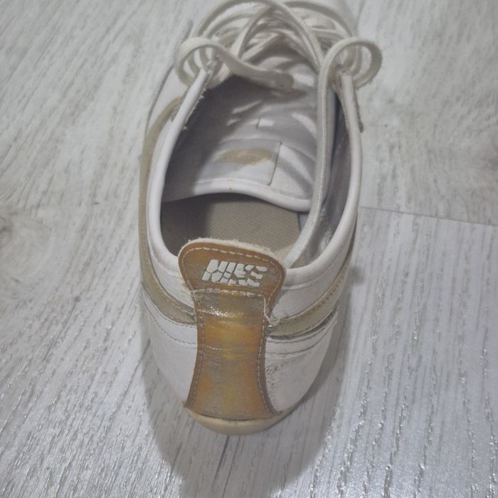 Дамски Найк добре запазен много удобен