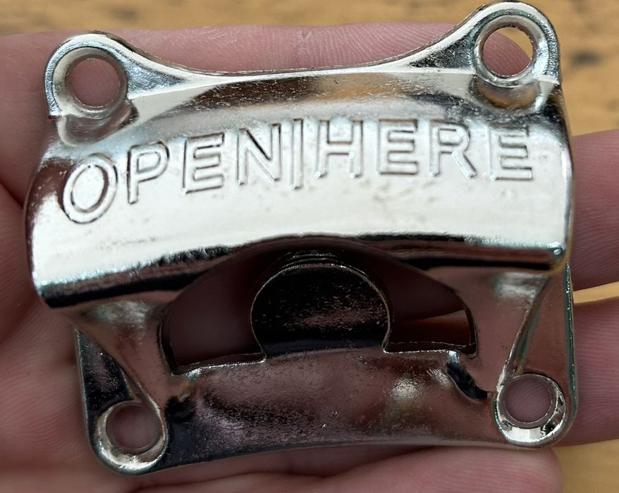 Стенна отварачка за бутилки