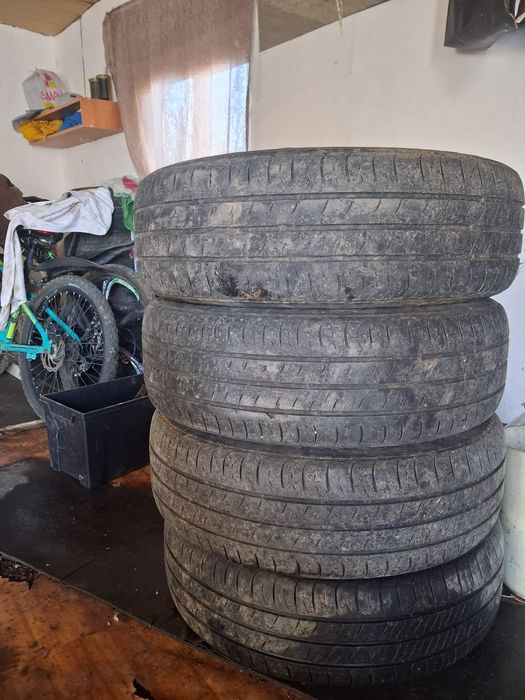 Продам комплект колес летние