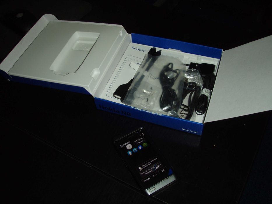 Nokia N8, functional in orice retea, aproape nou, la cutie
