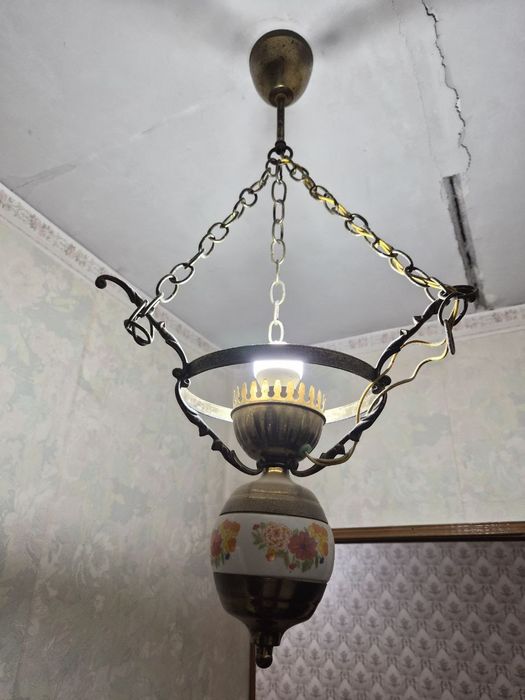 Люстра чешская с плафоном 2 штуки