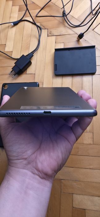 Tableta Lenovo Tab M8 8" OCTACORE 4 GB 64 GB