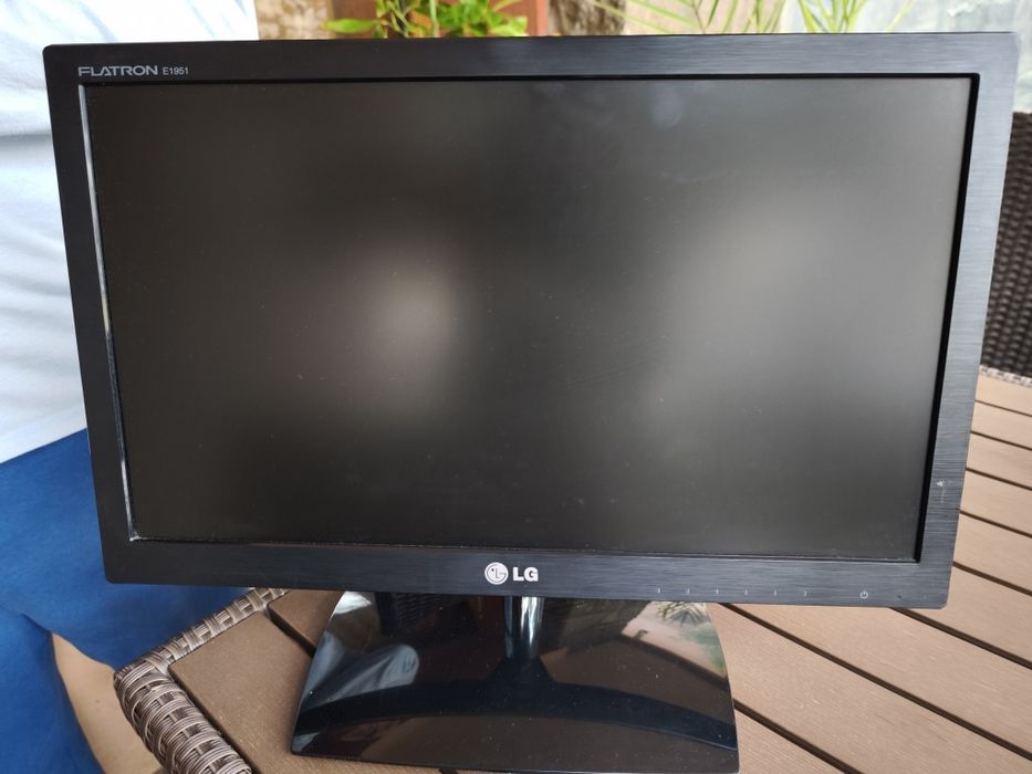 Монитор LG FLATRON E1951