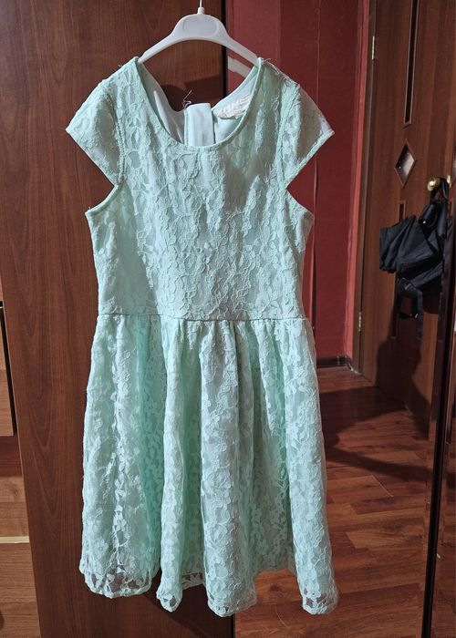 Красивое платье на 6-9 лет