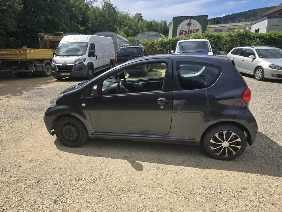 На Части Toyota Aygo 1.0 бензин 68к.с. 2006г.