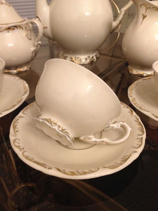 Нови. Красиви старинни сервизи за кафе, чай.