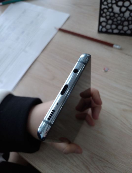 Samsung s10+ 5g holati yahshi 256