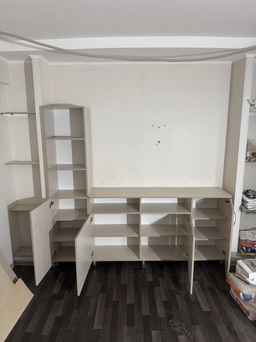 Продам шкаф и тумбы новый
