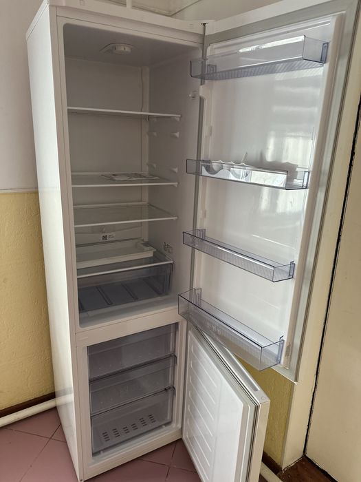 Холодильник beko