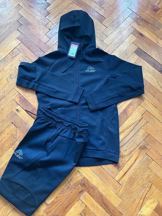 Мъжки екип на FLAIR