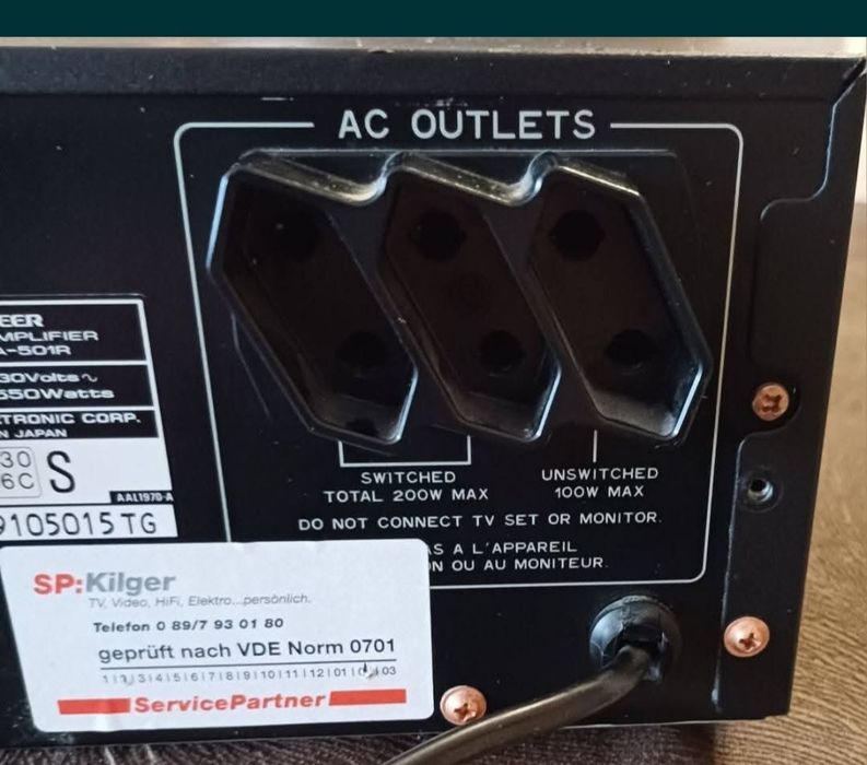 PIONEER A 501 R- усилвател
Made in Japan
Работещ,масивен и мощен усилв