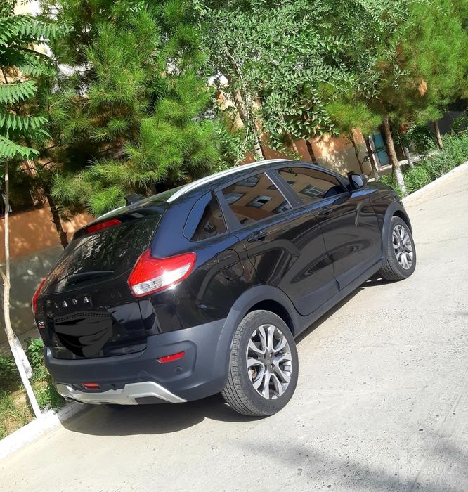 Lada xray cross sotiladi