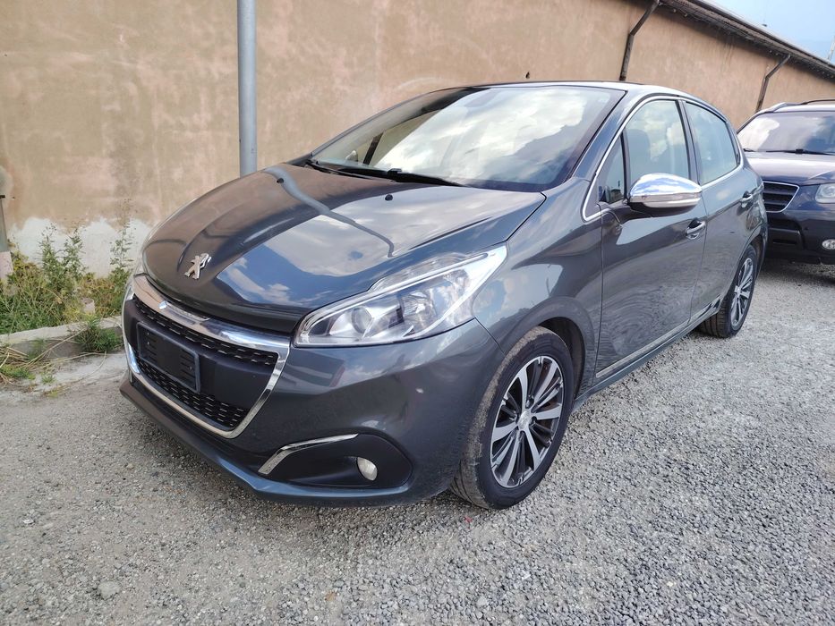 Peugeot 208 1.2 VTi , Пежо 208 на части!