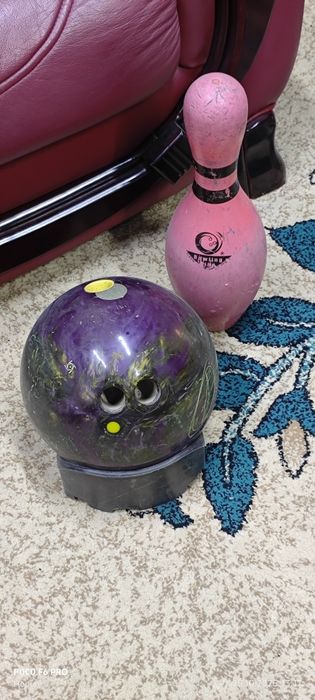 Шар для боулинга , подставка под шар , кегля