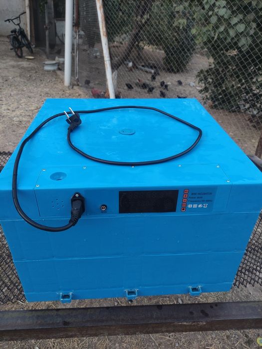 Инкубатор продам