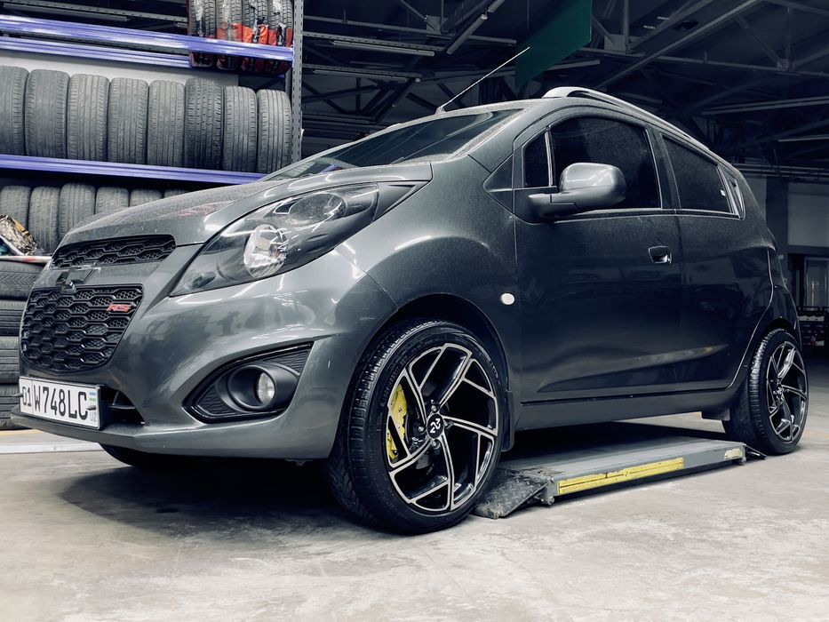 205/45/17 BENTLY bakalavr diska balon sotiladi